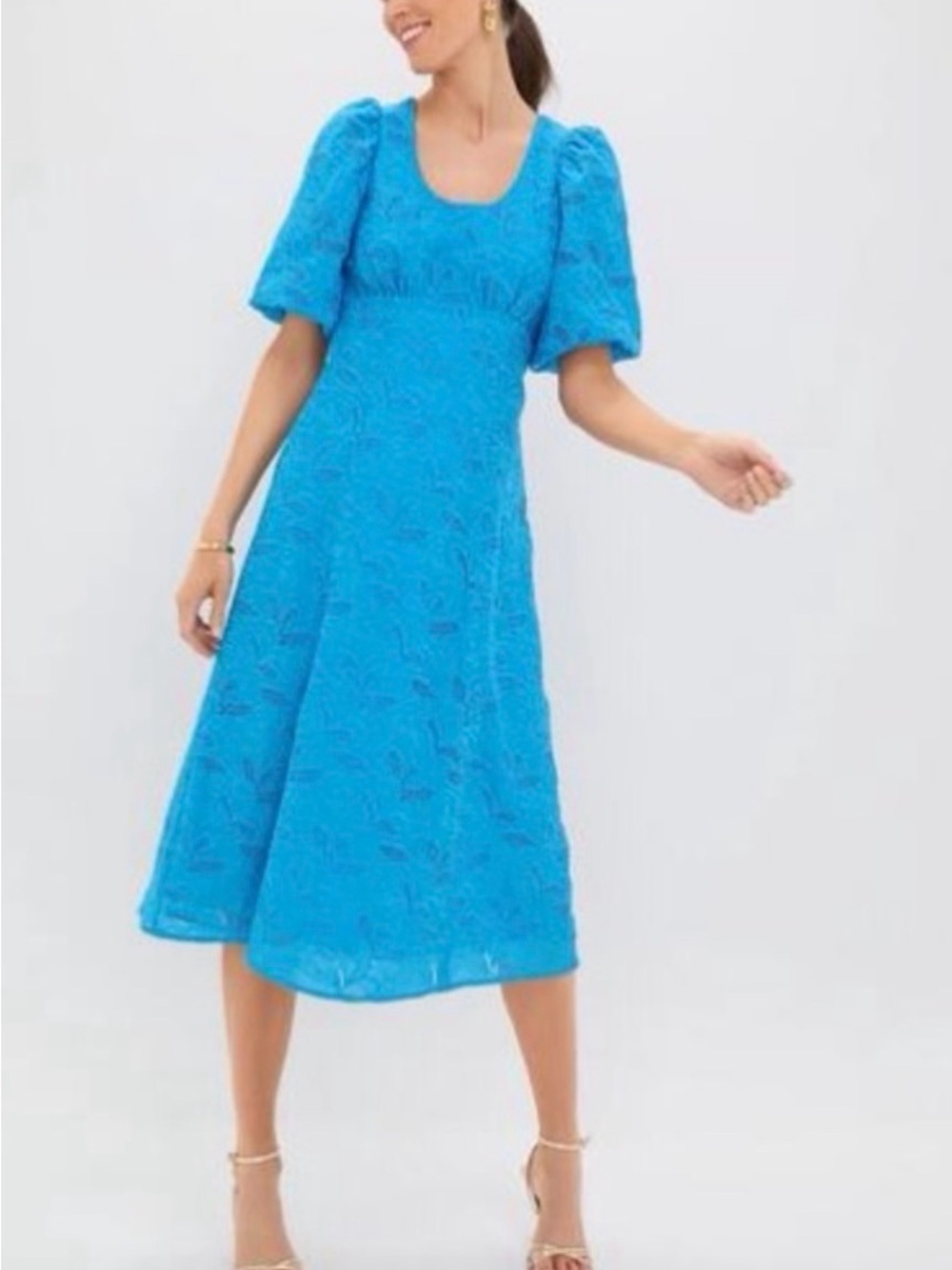 Hyacinth House Scoop Neck Lace Midi Dress in Bright Blue with Puff Sleeves